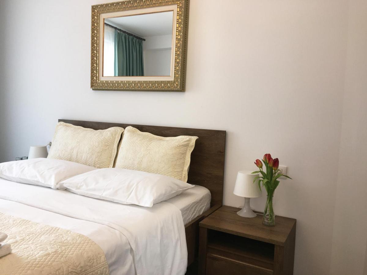 Elegantza Suites Brasov Ngoại thất bức ảnh